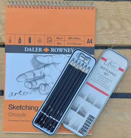 Arteco Sketching SET  -  Скеч блок спирала А4 30 листа + ГРАФИЧН КОМПЛЕКТ МОЛИВИ