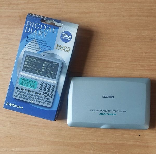 Винтидж нов електронен бележник CASIO DIGITAL DIARY SF-3900A 128KB