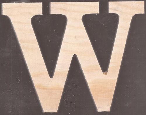 LETTER W 11cm - Обемнa дървенa буква