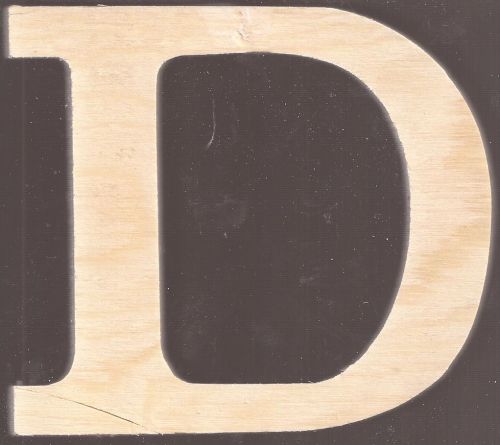 LETTER D 11cm  - Обемнa дървенa буква 