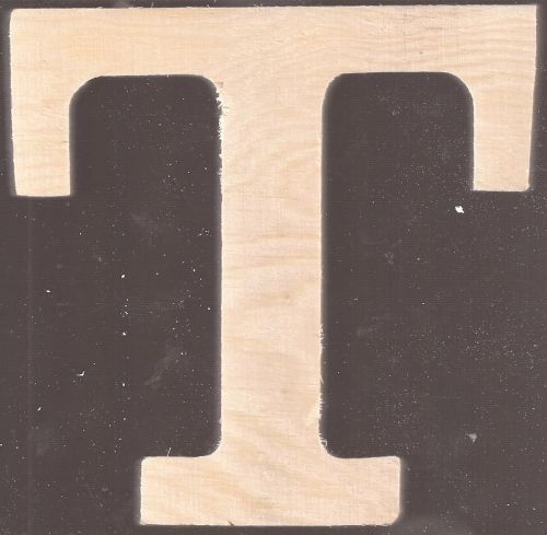 LETTER T 11cm  - Обемнa дървенa буква